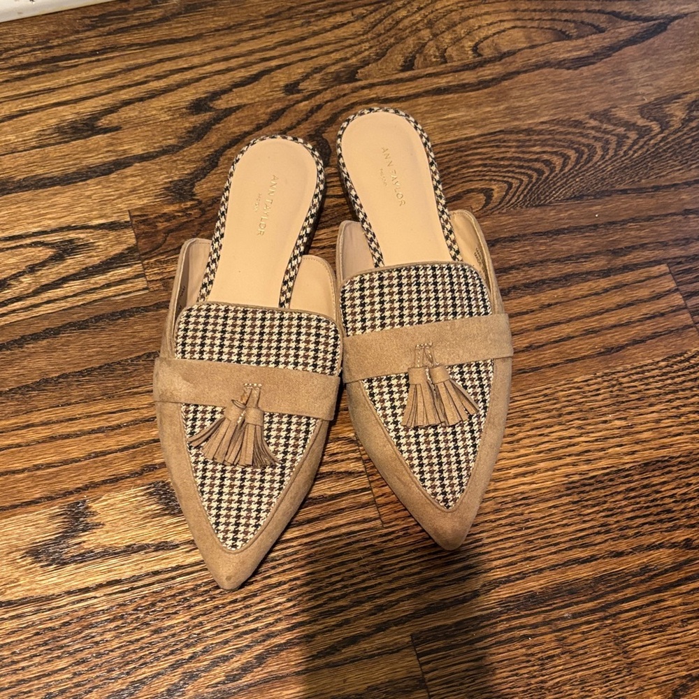 Ann Taylor Factory Brown Houndstooth Mules with Tassels